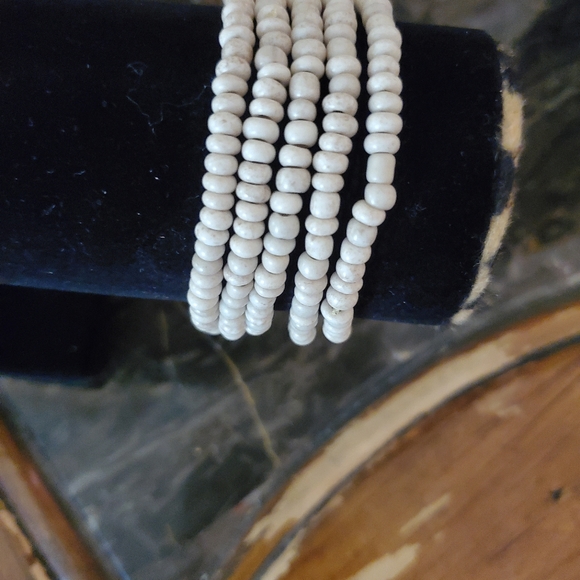 OATMEAL COLORED BEADED 5-PIECE BRACELET SET - Picture 6 of 8